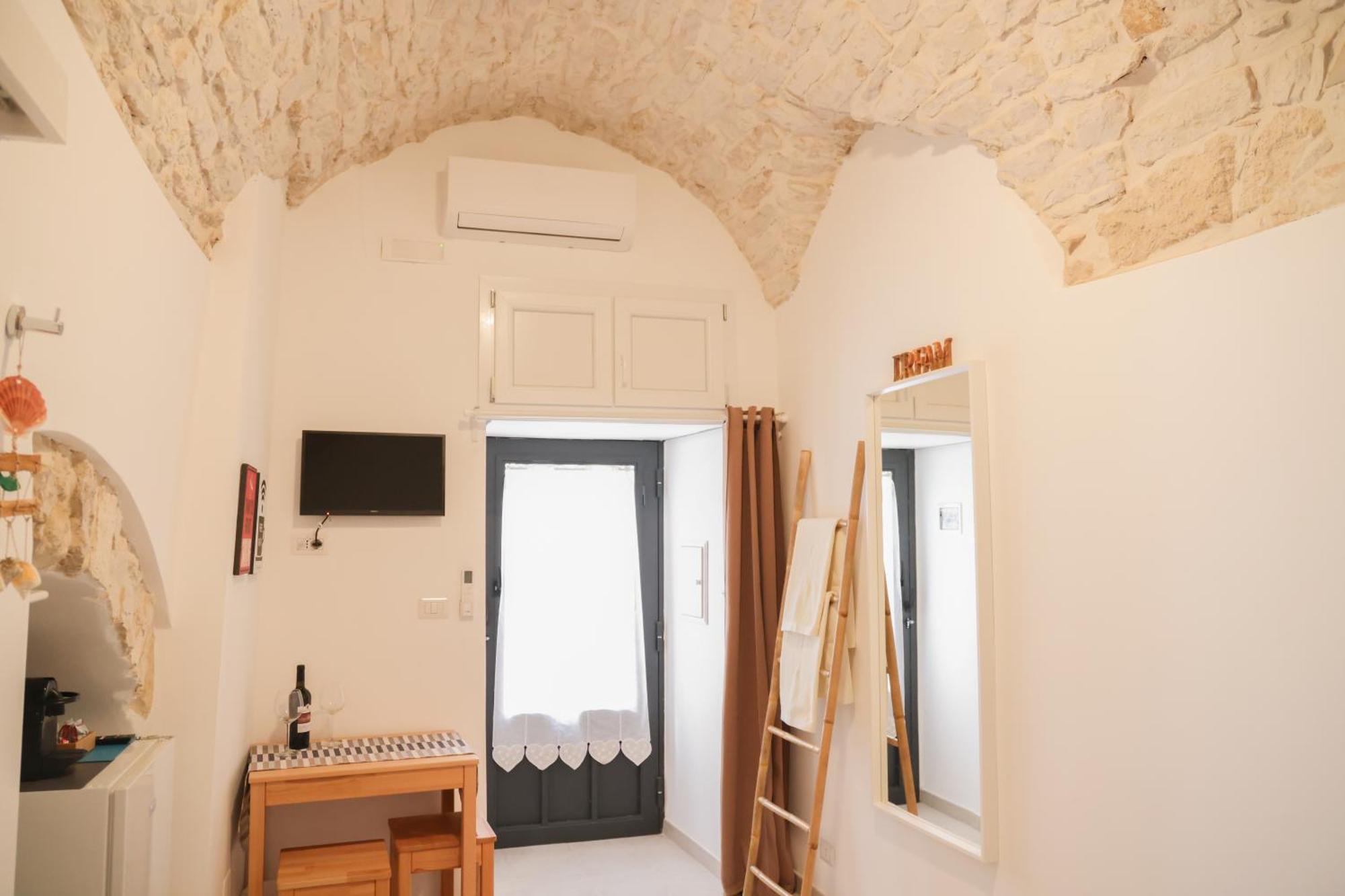 Room 20 - Piccola Camera In Pietra Bianca Giovinazzo Εξωτερικό φωτογραφία